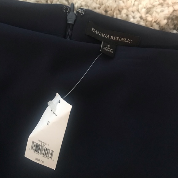 Banana Republic Navy Scallop Skirt - Picture 3 of 3